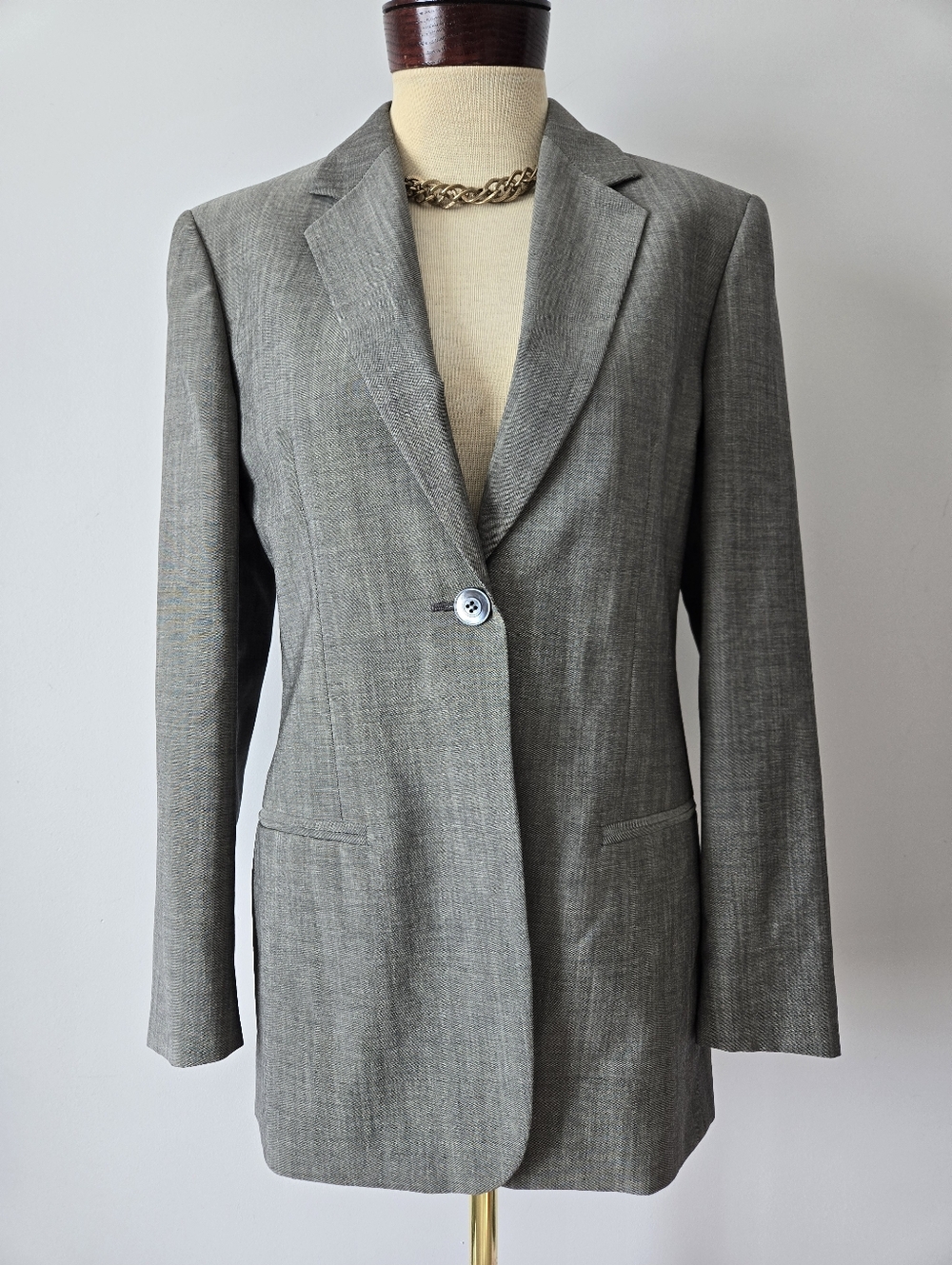 MAX MARA Virgin Wool And Mohair Lightweight Gray Single-Button Blazer. Size 8 - Picture 1 of 14